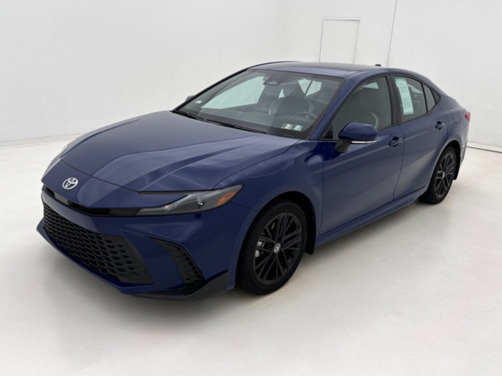 Used 2025 Toyota Camry SE Sedan
