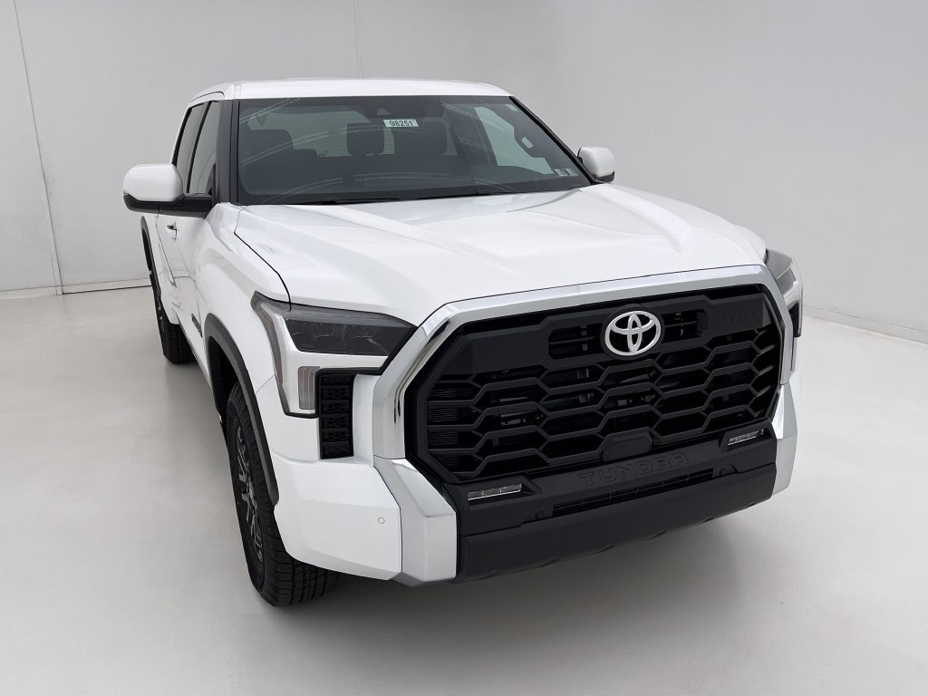 New 2026 Toyota Tundra SR5 SR5 CREWMAX 5.5