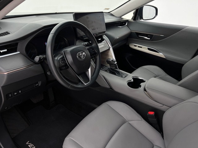 2024 Toyota Venza XLE - Photo 12