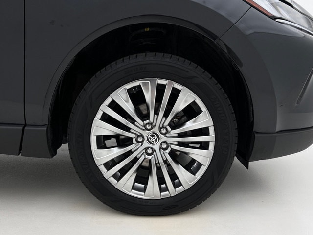 2024 Toyota Venza XLE - Photo 28