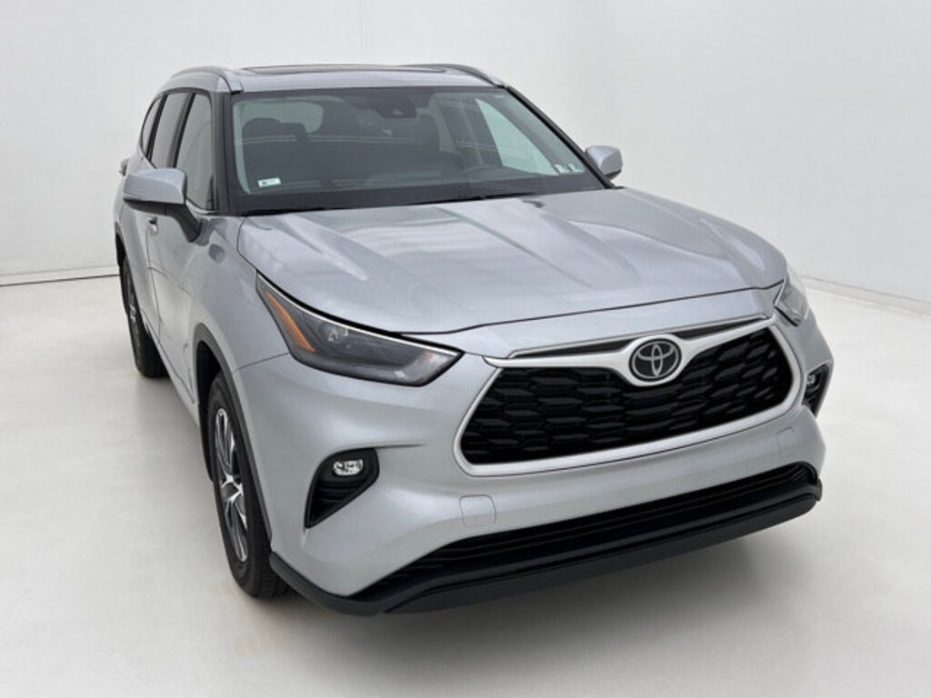 Used 2025 Toyota Highlander XLE SUV