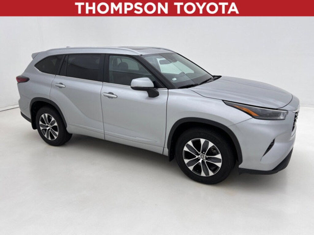 Used 2025 Toyota Highlander XLE SUV