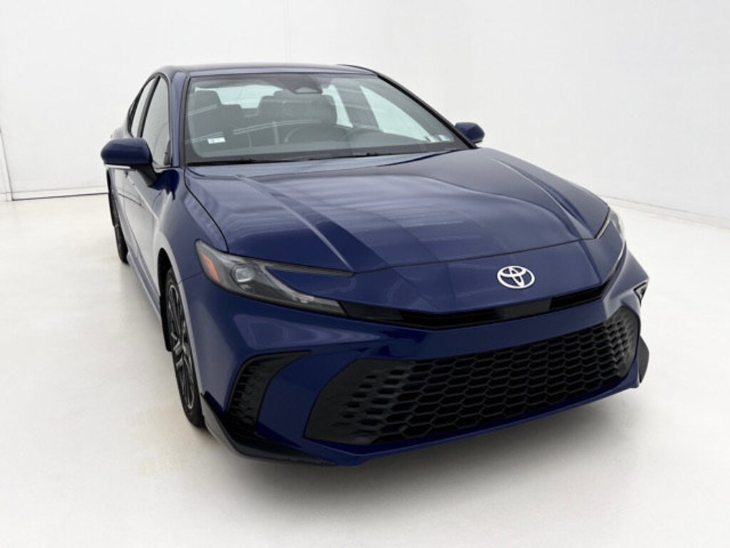 Used 2025 Toyota Camry SE Sedan