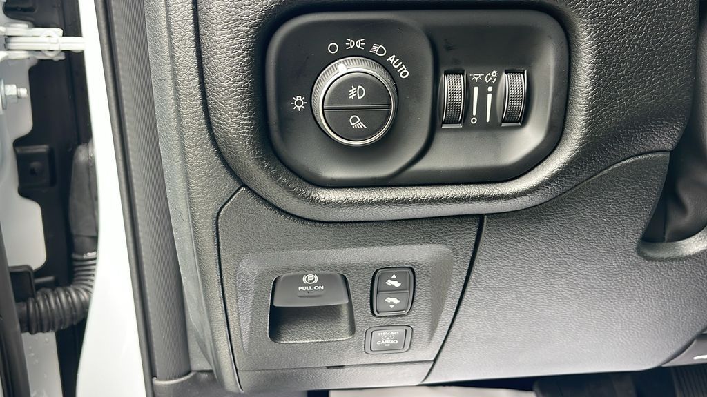 2026 RAM 1500 Laramie - Photo 18