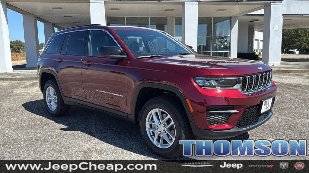 2025 Jeep Grand Cherokee Laredo
