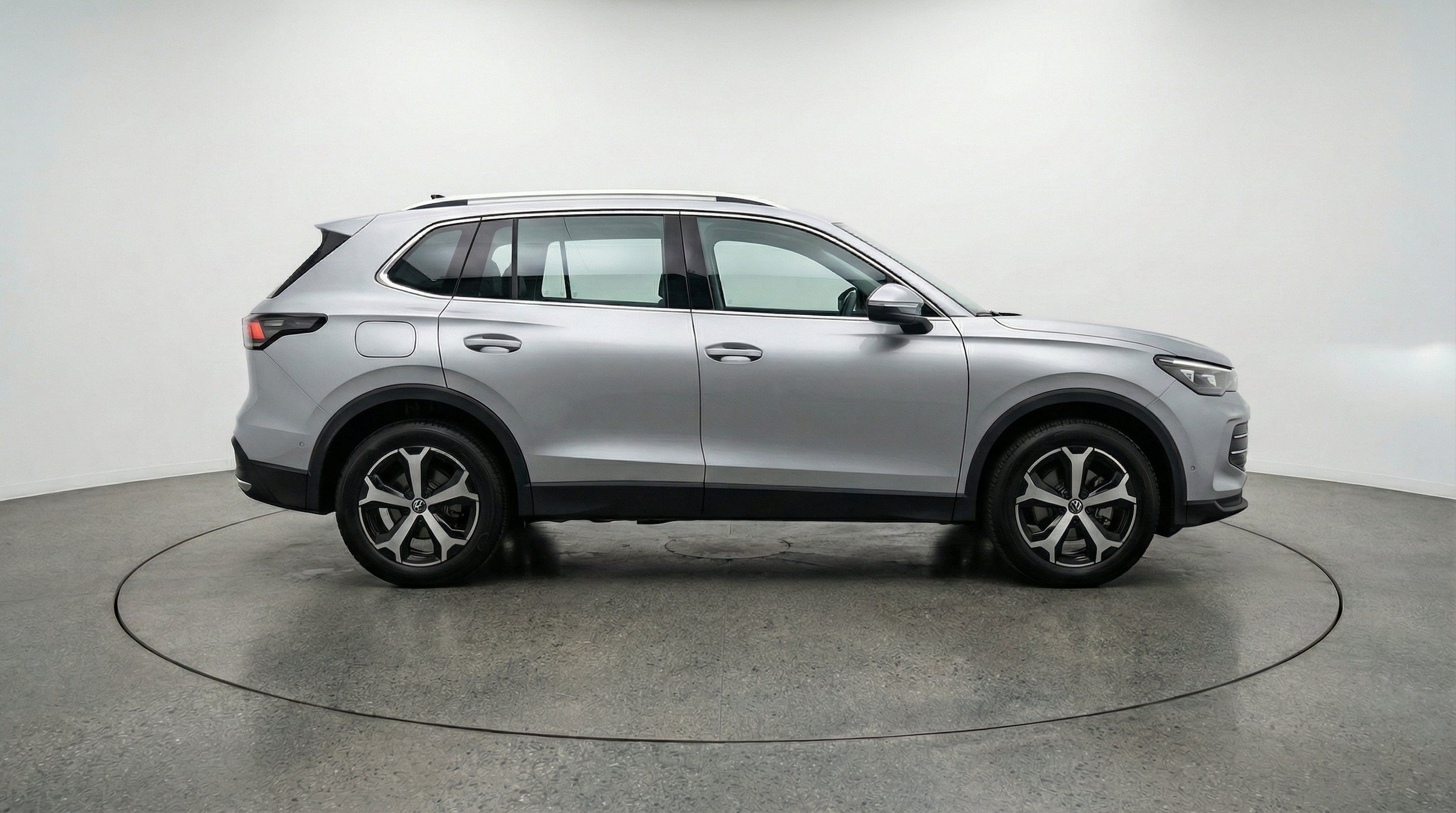 Thumbnail: 2026 Volkswagen Tiguan - 10