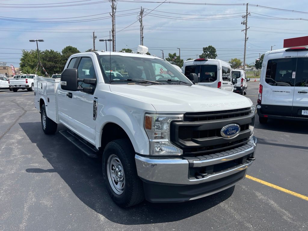2022 Ford F-350 Super Duty Chassis Cab