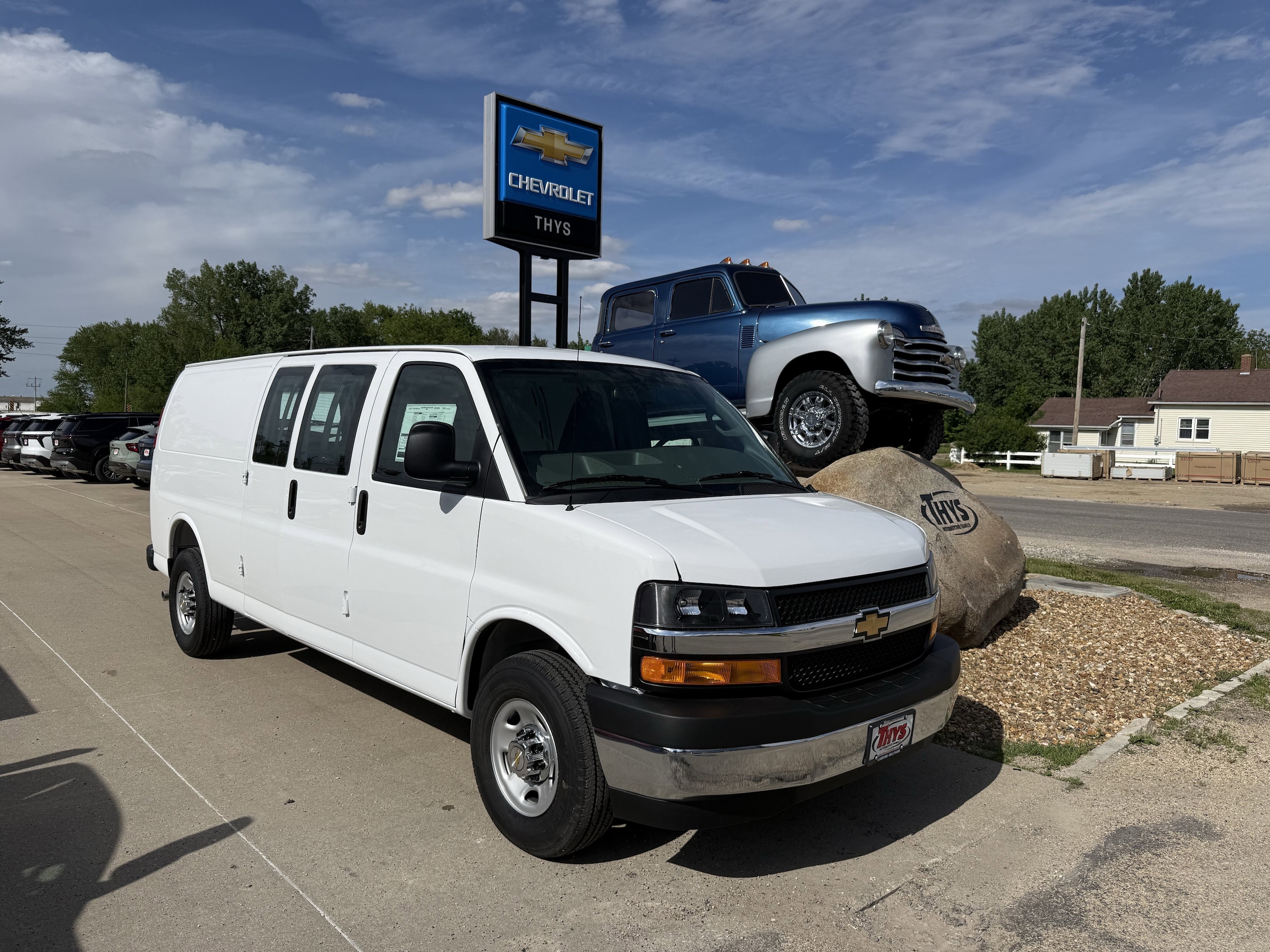 2025 Chevrolet Express Cargo