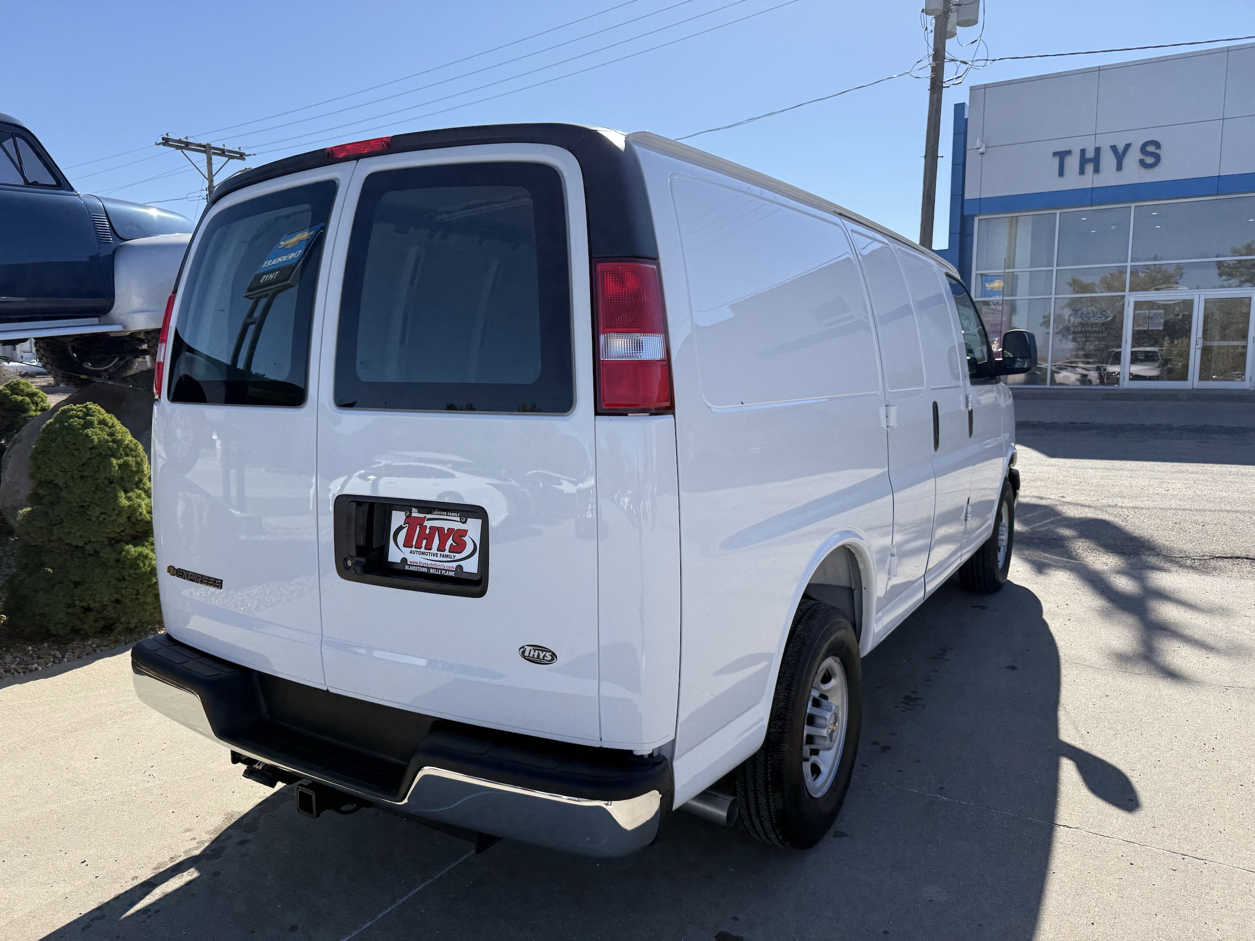 2025 Chevrolet Express Cargo Work Van - Photo 7