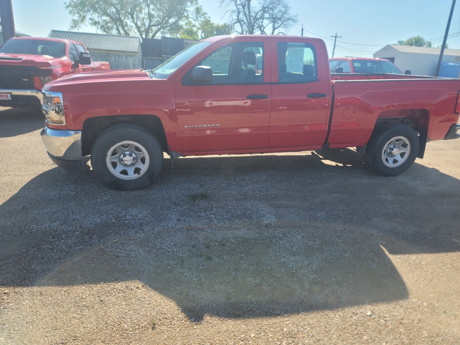 Used 2017 Chevrolet Silverado 1500 Work Truck 1WT with VIN 1GCRCNEC4HZ213331 for sale in Vinton, IA