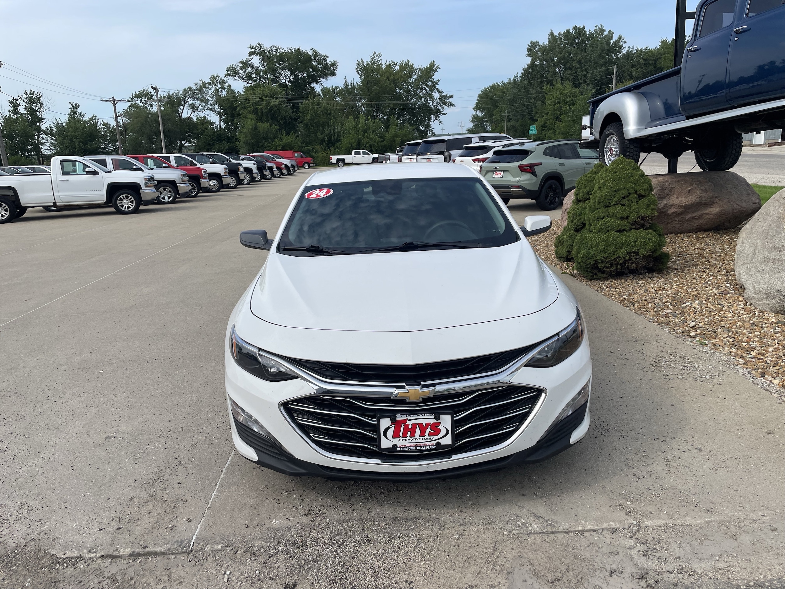 Used 2024 Chevrolet Malibu 1LT with VIN 1G1ZD5ST0RF142898 for sale in Blairstown, IA
