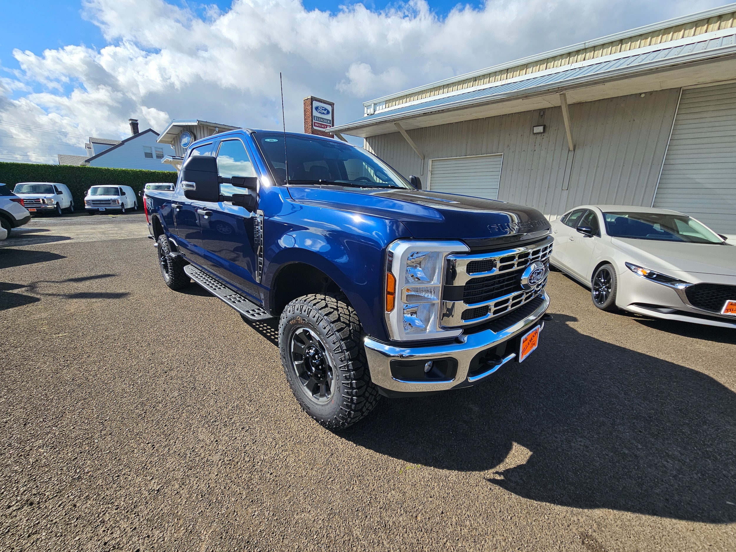 2027 Ford F-350 Super Duty XLT