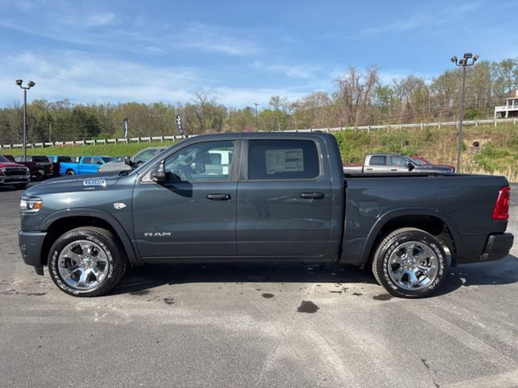 New 2026 Ram 1500 BIG HORN CREW CAB 4X4 5'7 BOX Pickup