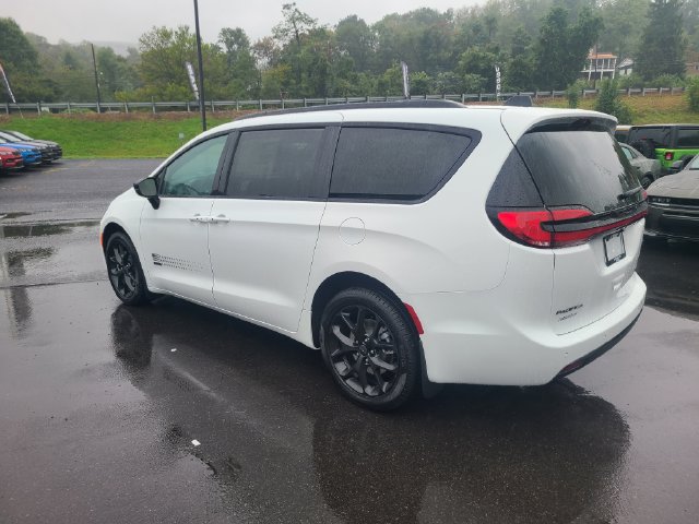New 2027 Chrysler Pacifica SELECT AWD Passenger Van