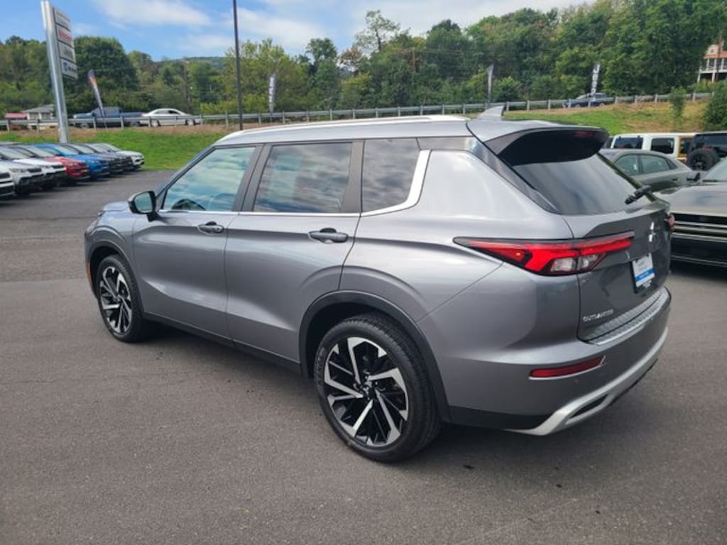Certified 2023 Mitsubishi Outlander SE SUV