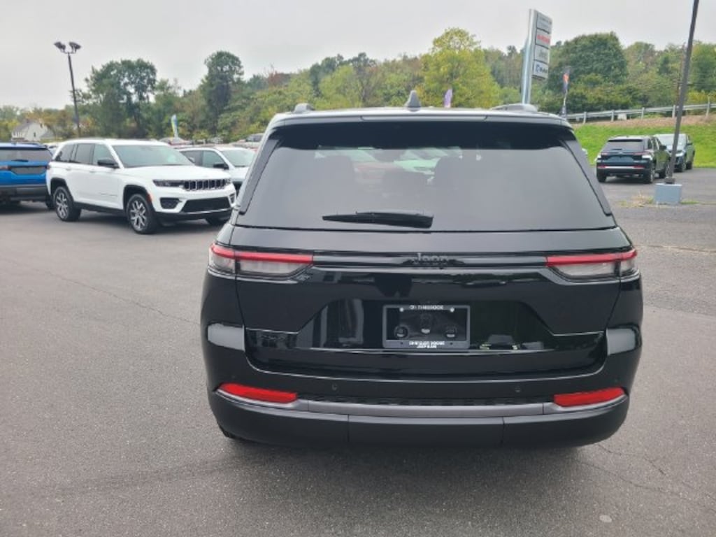 New 2027 Jeep Grand Cherokee LAREDO ALTITUDE 4X4 Sport Utility