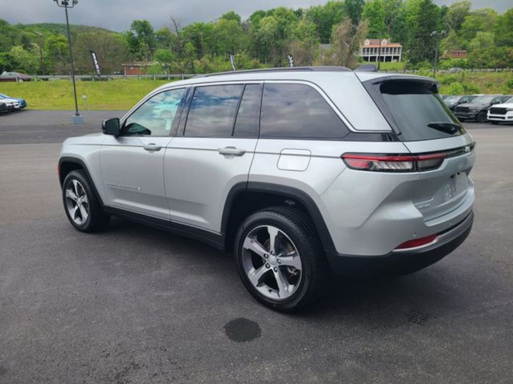 New 2026 Jeep Grand Cherokee LIMITED 4X4 Sport Utility