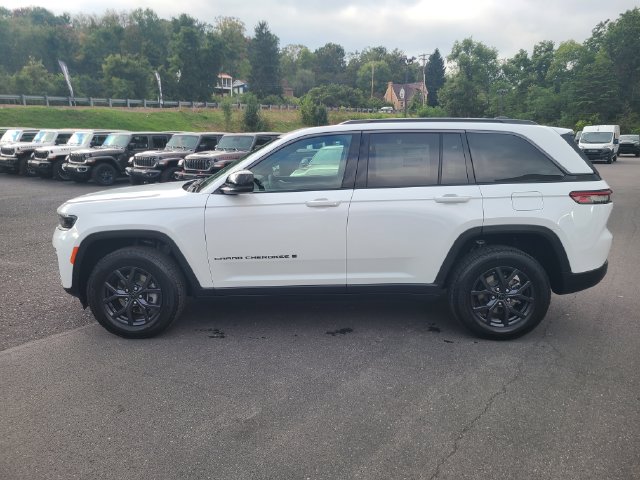 New 2027 Jeep Grand Cherokee LAREDO ALTITUDE 4X4 Sport Utility