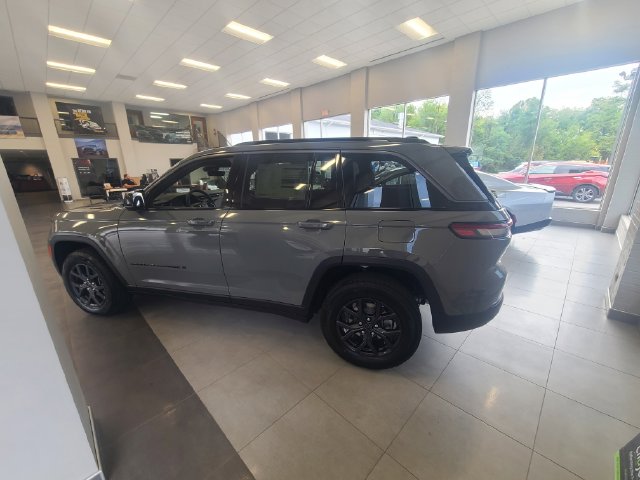 New 2027 Jeep Grand Cherokee LAREDO ALTITUDE 4X4 Sport Utility