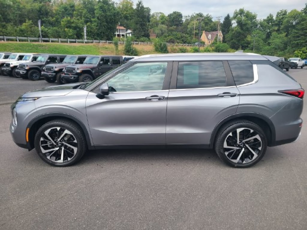 Certified 2023 Mitsubishi Outlander SE SUV