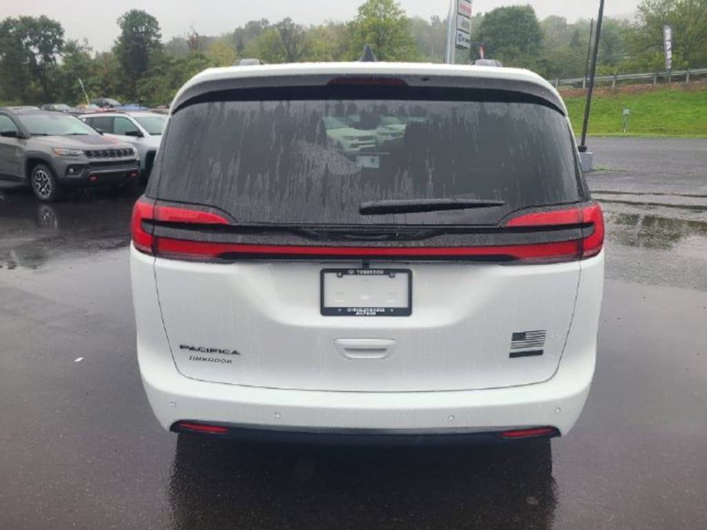 New 2027 Chrysler Pacifica SELECT AWD Passenger Van
