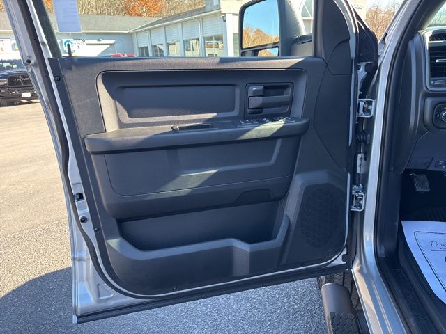 2026 RAM 3500 Tradesman - Photo 8