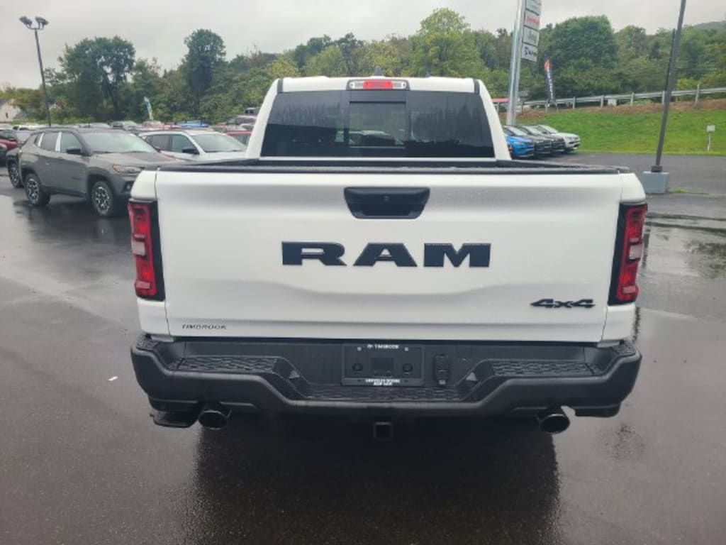 New 2027 Ram 1500 WARLOCK CREW CAB 4X4 5'7 BOX Pickup