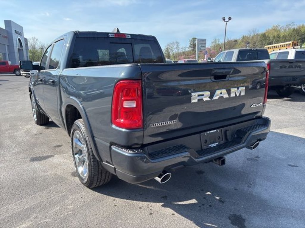 New 2026 Ram 1500 BIG HORN CREW CAB 4X4 5'7 BOX Pickup
