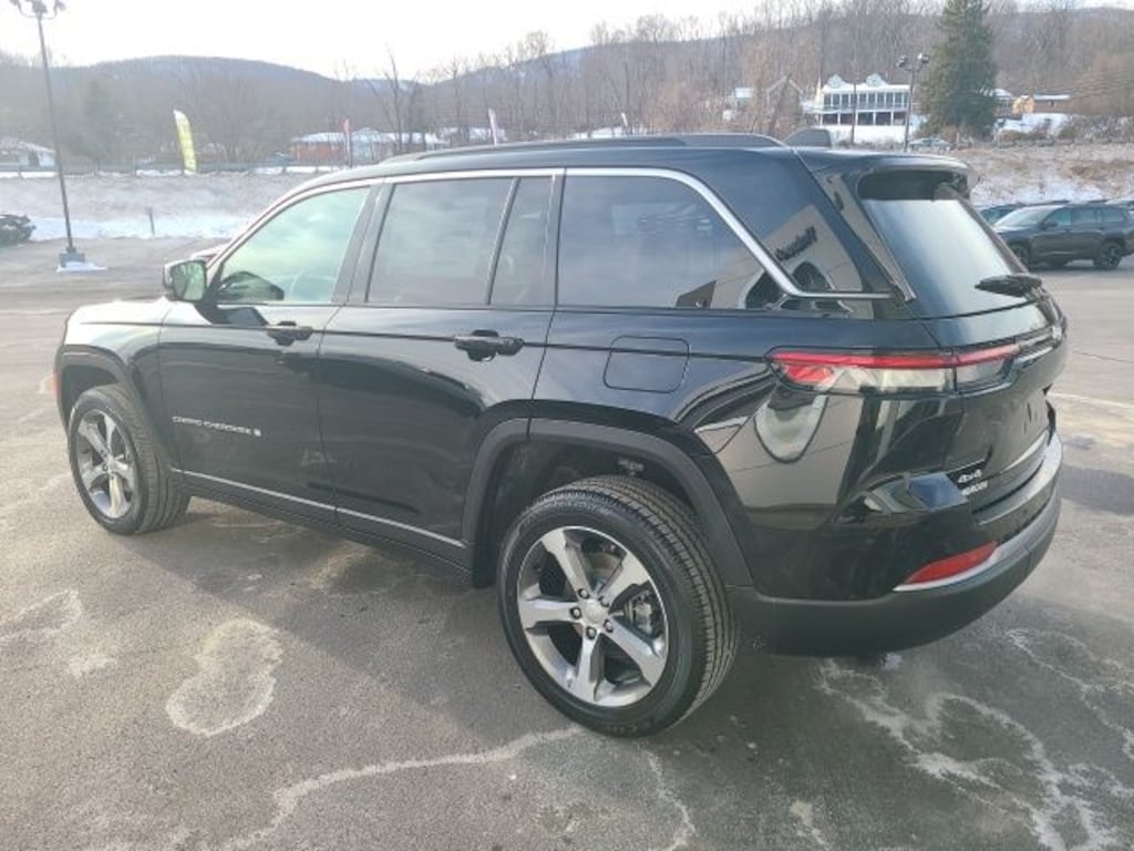 New 2026 Jeep Grand Cherokee LIMITED 4X4 Sport Utility
