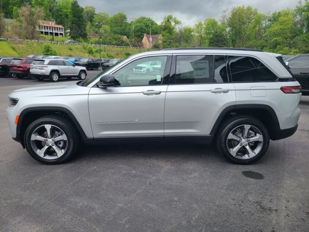 New 2026 Jeep Grand Cherokee LIMITED 4X4 Sport Utility