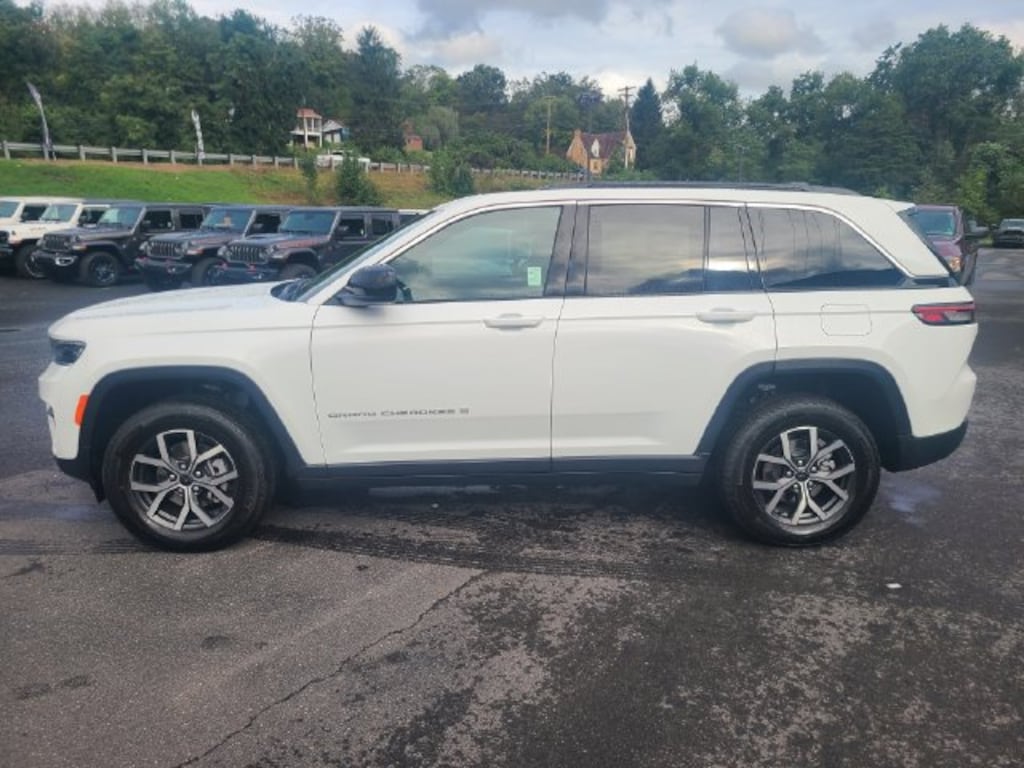 New 2027 Jeep Grand Cherokee LAREDO X 4X4 Sport Utility
