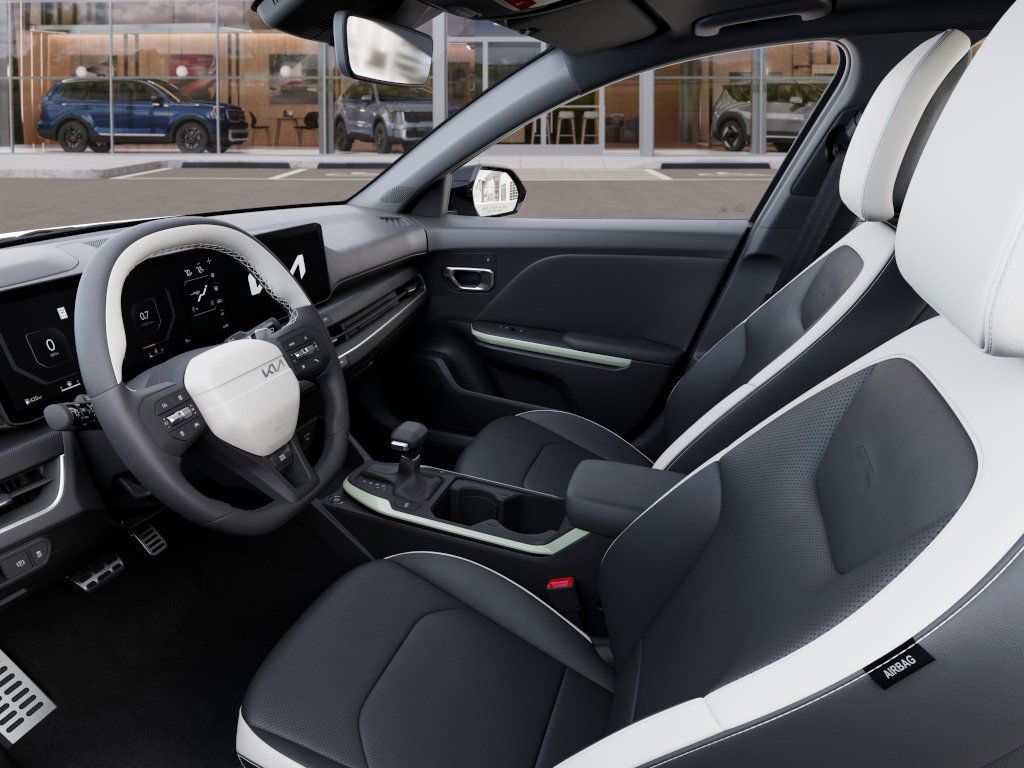 2025 Kia K4 GT-Line Turbo - Photo 17