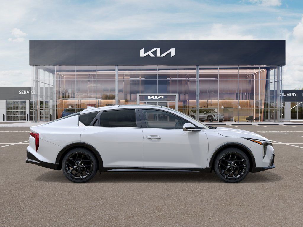 2025 Kia K4 GT-Line Turbo - Photo 7