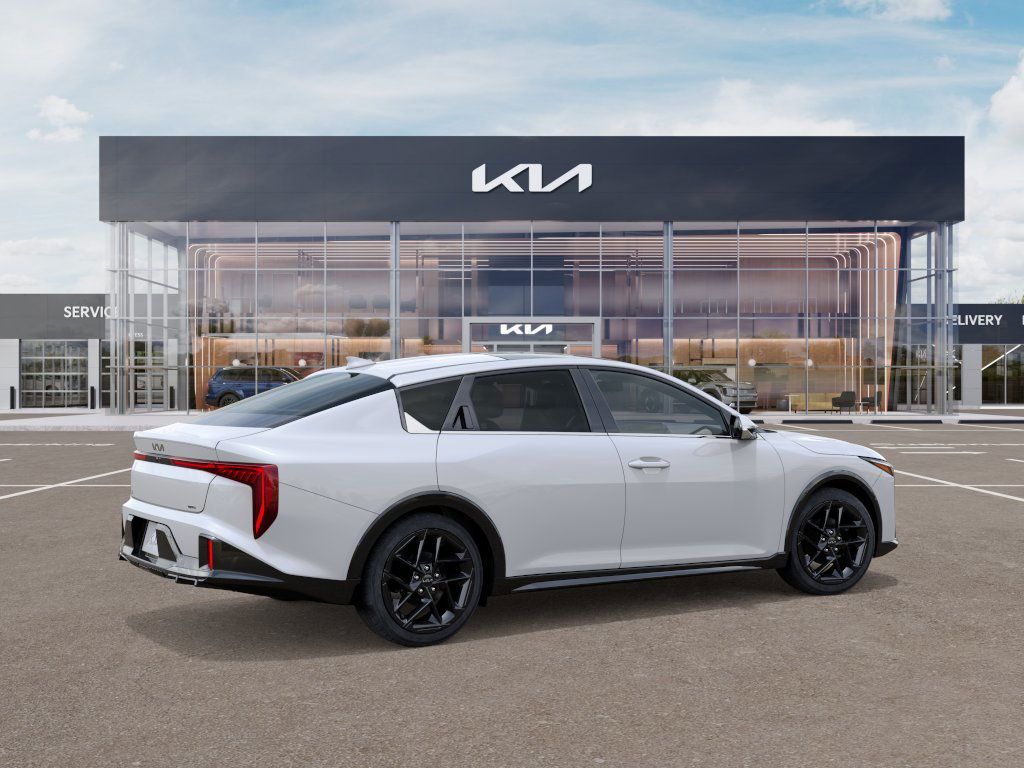 2025 Kia K4 GT-Line Turbo - Photo 6