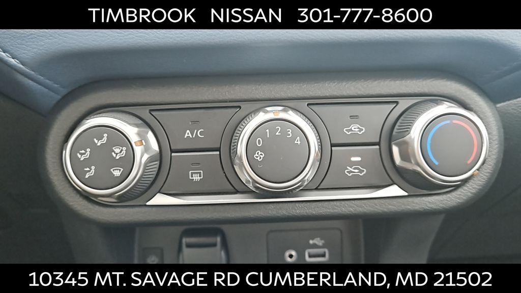 2025 Nissan Versa Sedan SV - Photo 21