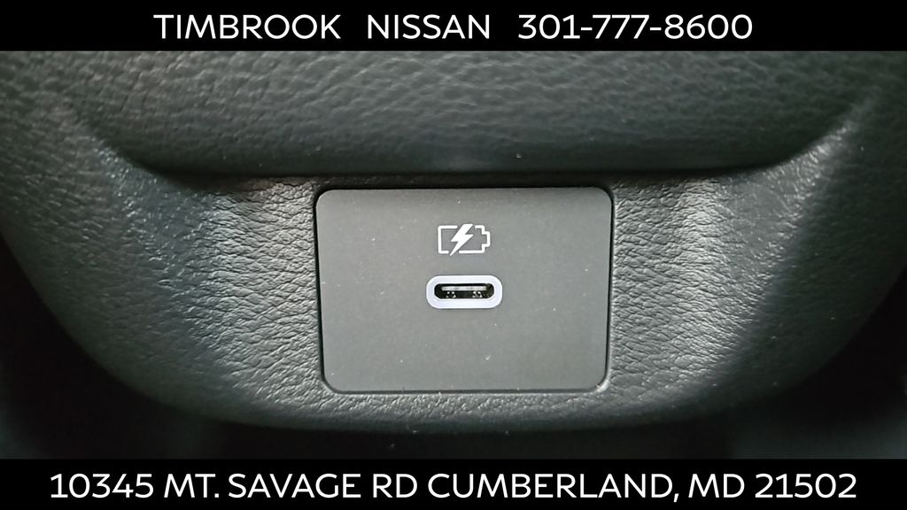 2025 Nissan Versa Sedan SV - Photo 25