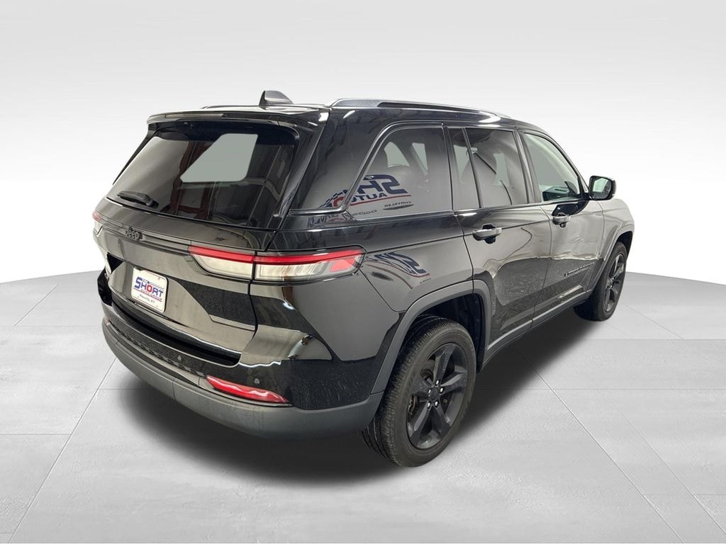 Used 2023 Jeep Grand Cherokee Laredo SUV