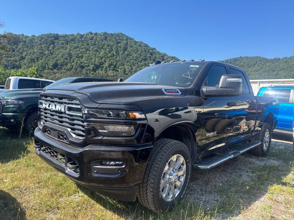 New 2026 Ram 2500 BIG HORN CREW CAB 4X4 6'4 BOX Pickup