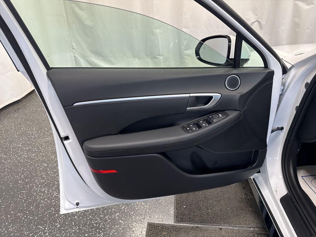 2026 Hyundai Sonata SEL - Photo 9