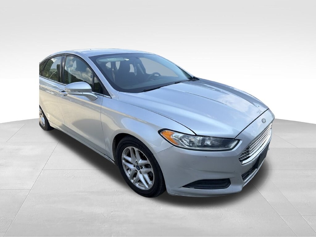 Used 2015 Ford Fusion SE Sedan