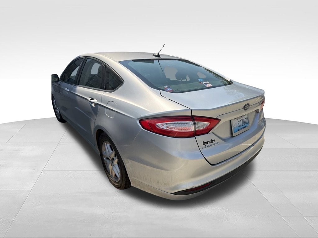 Used 2015 Ford Fusion SE Sedan