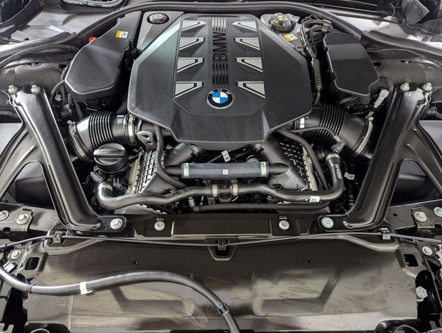 2025 BMW 7 Series 760i - Photo 23