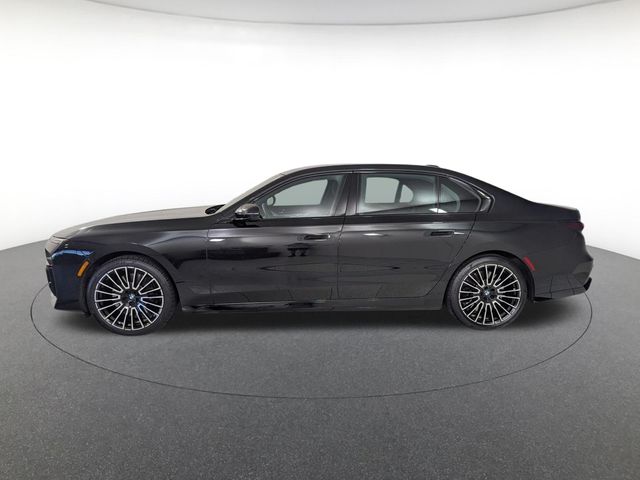 2025 BMW 7 Series 760i - Photo 8