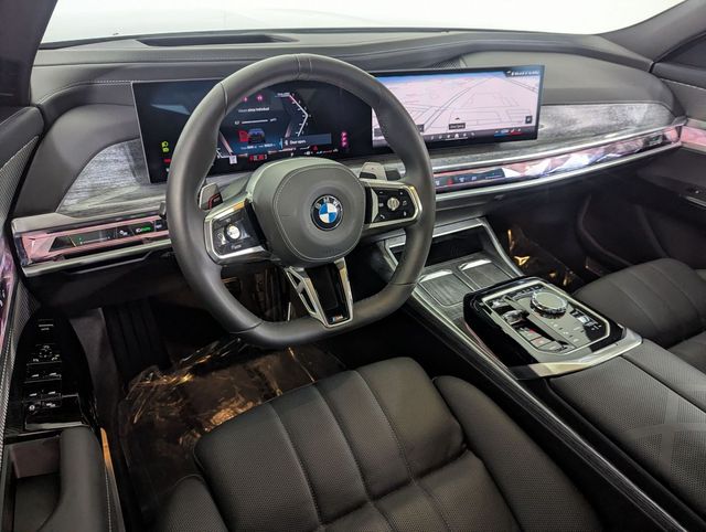 2025 BMW 7 Series 760i - Photo 11