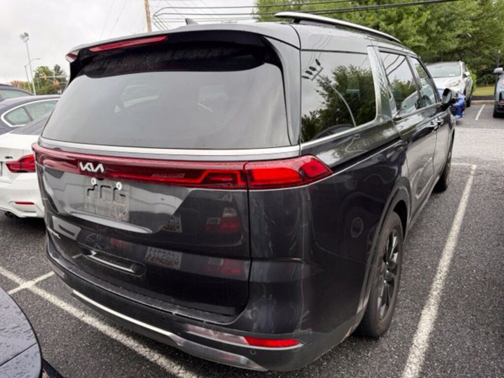 Used 2024 Kia Carnival SX Prestige Minivan/Van