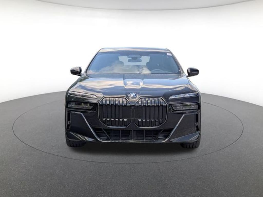 New 2026 BMW 750e xDrive Sedan