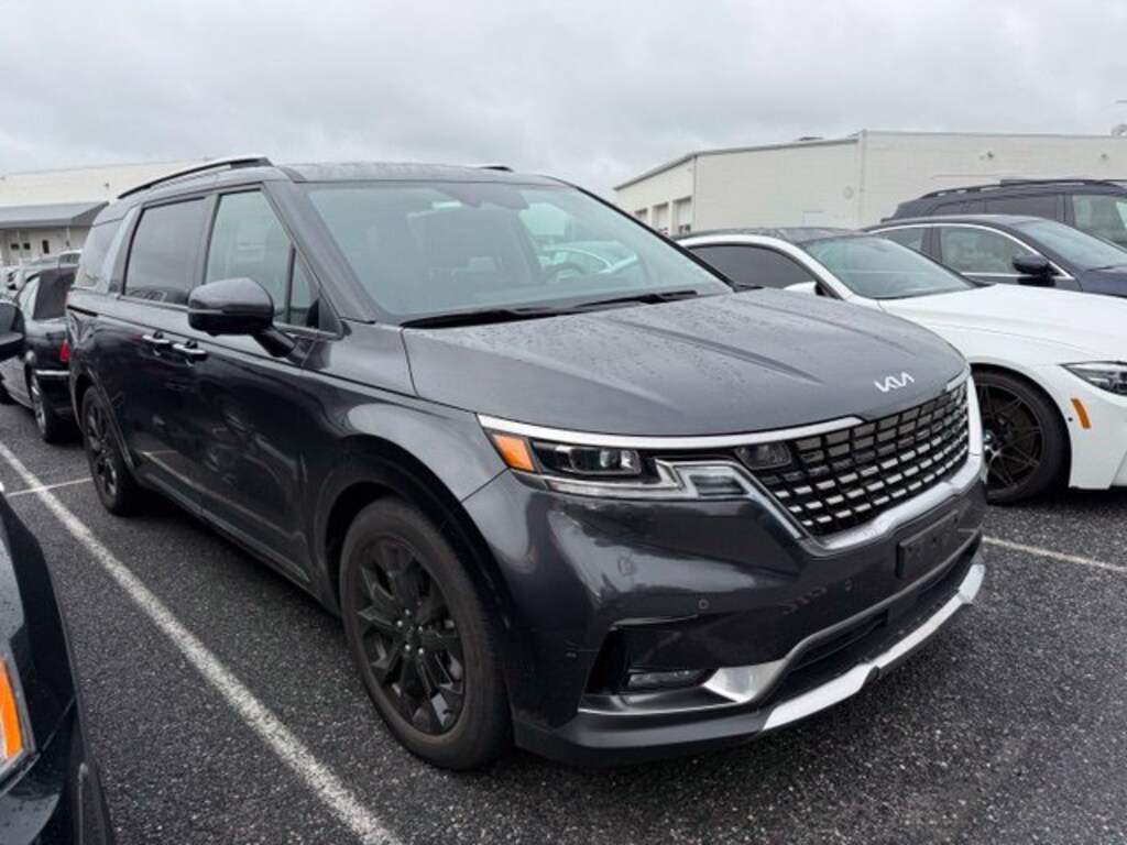 Used 2024 Kia Carnival SX Prestige Minivan/Van