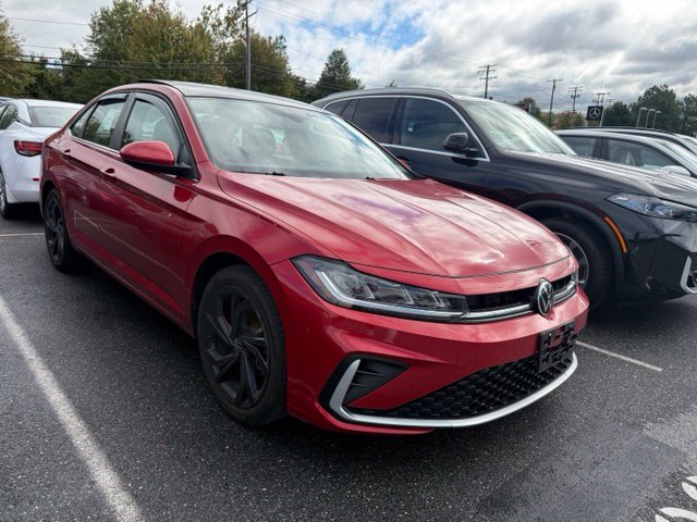 Used 2025 Volkswagen Jetta 1.5T SE Sedan