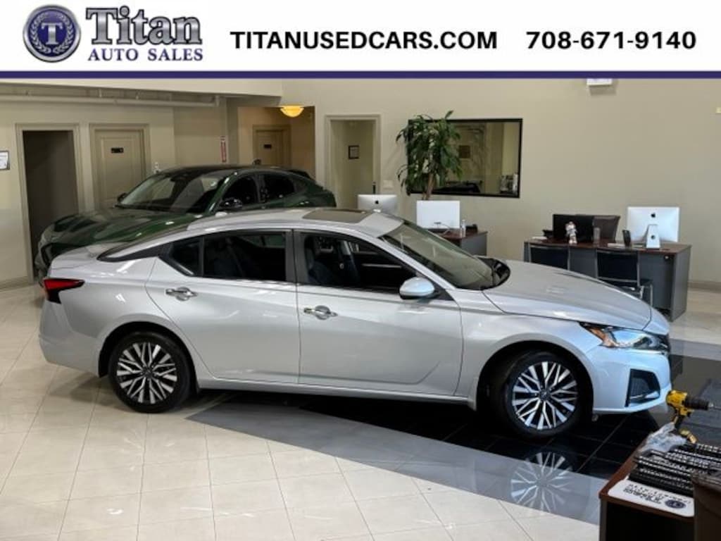 Used 2023 Nissan Altima 2.5 SV Sedan