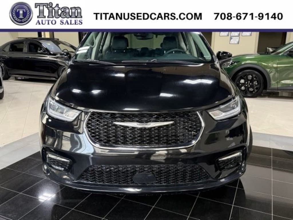 Used 2023 Chrysler Pacifica Touring L Minivan/Van